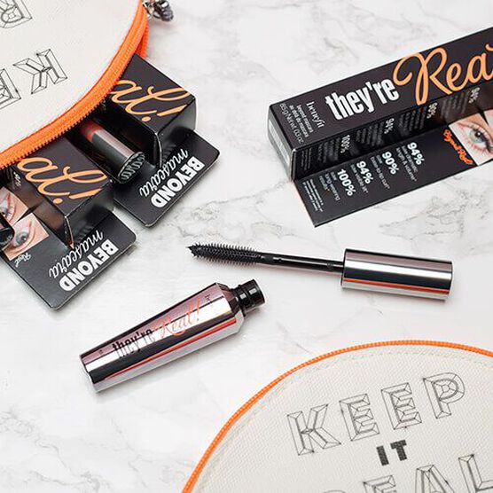 BENEFIT    THEY'RE REAL  MASC 8,5G